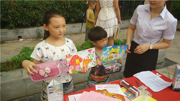 Hoạt động cộng đồng quốc tế “Vương quốc thủ công” năm 2015 tháng 7